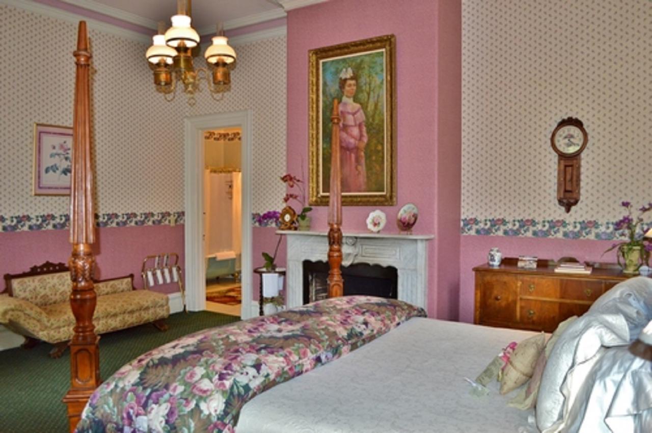 The Gables Wine Country Inn ซานตา โรซา ภายนอก รูปภาพ